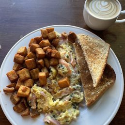 Fido signature dishes Local Scramble
Gluten-Free Avocado Toast
Grain Bowl